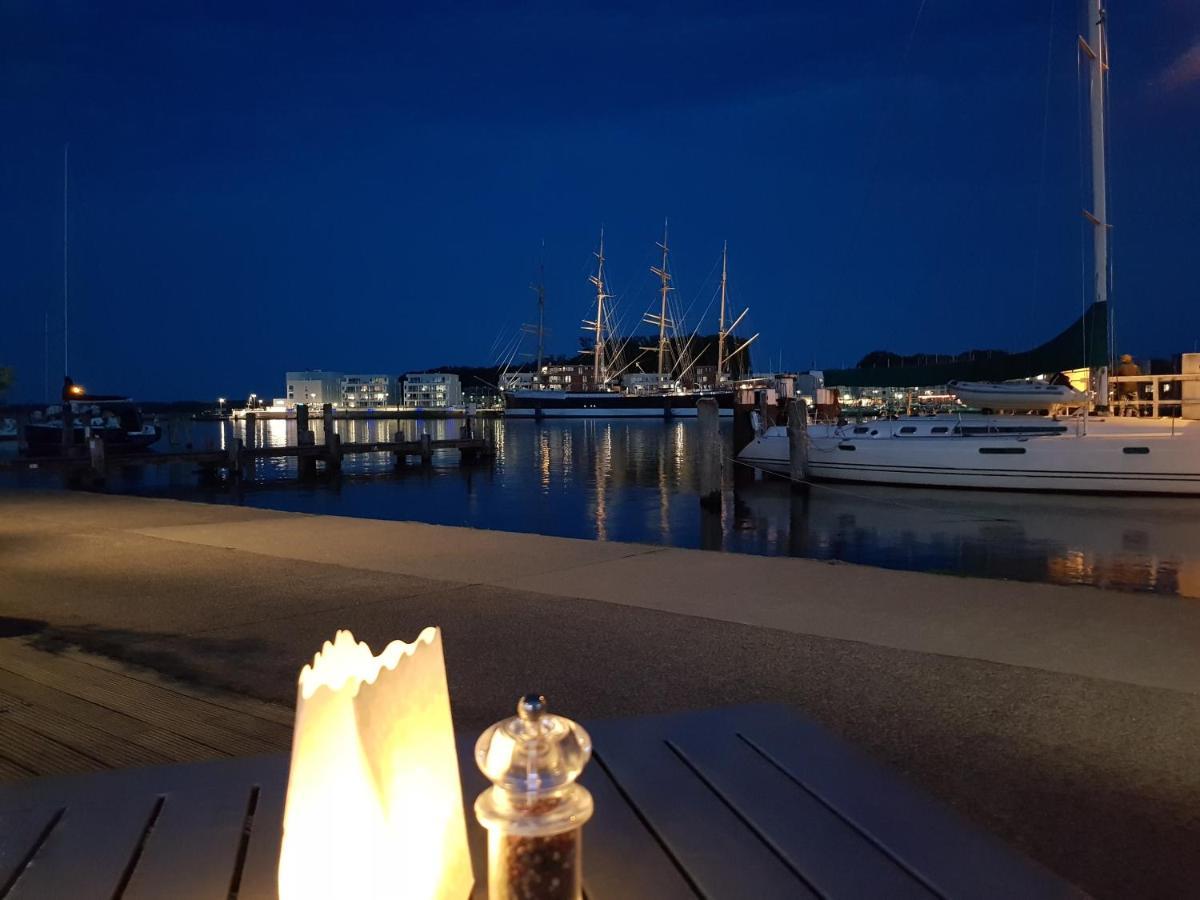 Ferienwohnung "Klarschiff" Travemuende Fusslaeufig Zum Strand Lübeck Extérieur photo